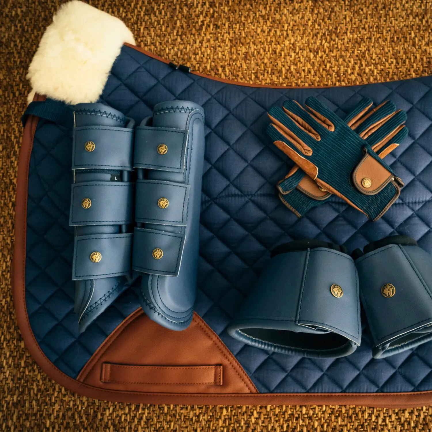 Sixteen Cypress Merino Wool Ultra Soft Jumper Pad, Navy & Cognac